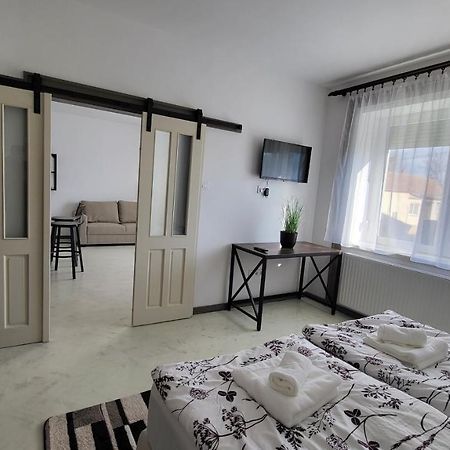 Relax Apartments Sarvar A1 외부 사진
